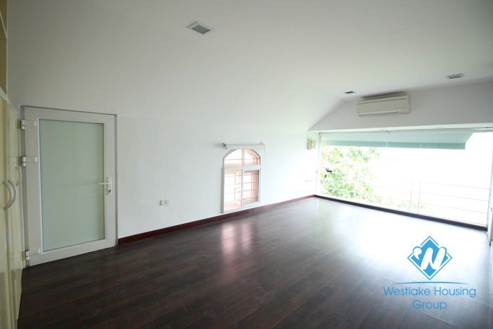 Beautiful house on the lakeside with splendid lakeview